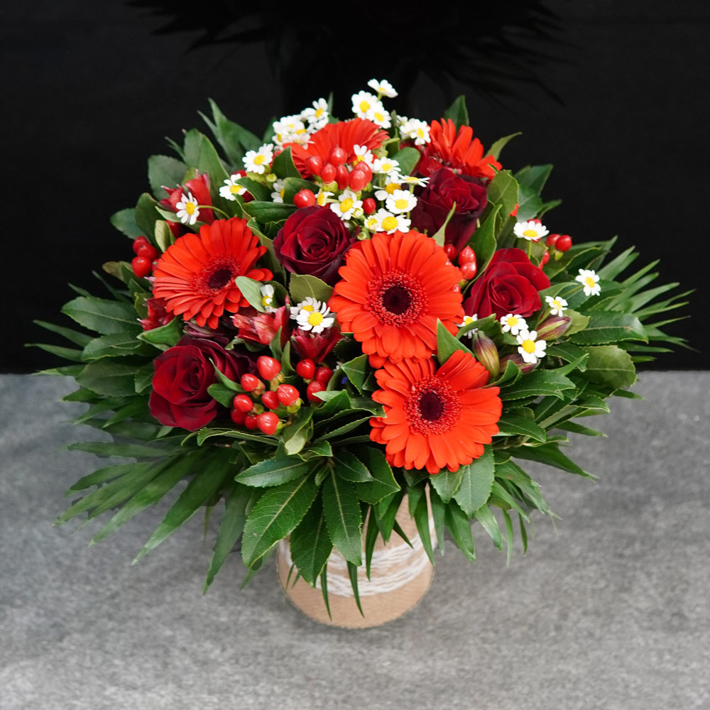 Red bouquet with Vase