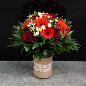 Red bouquet with Vase