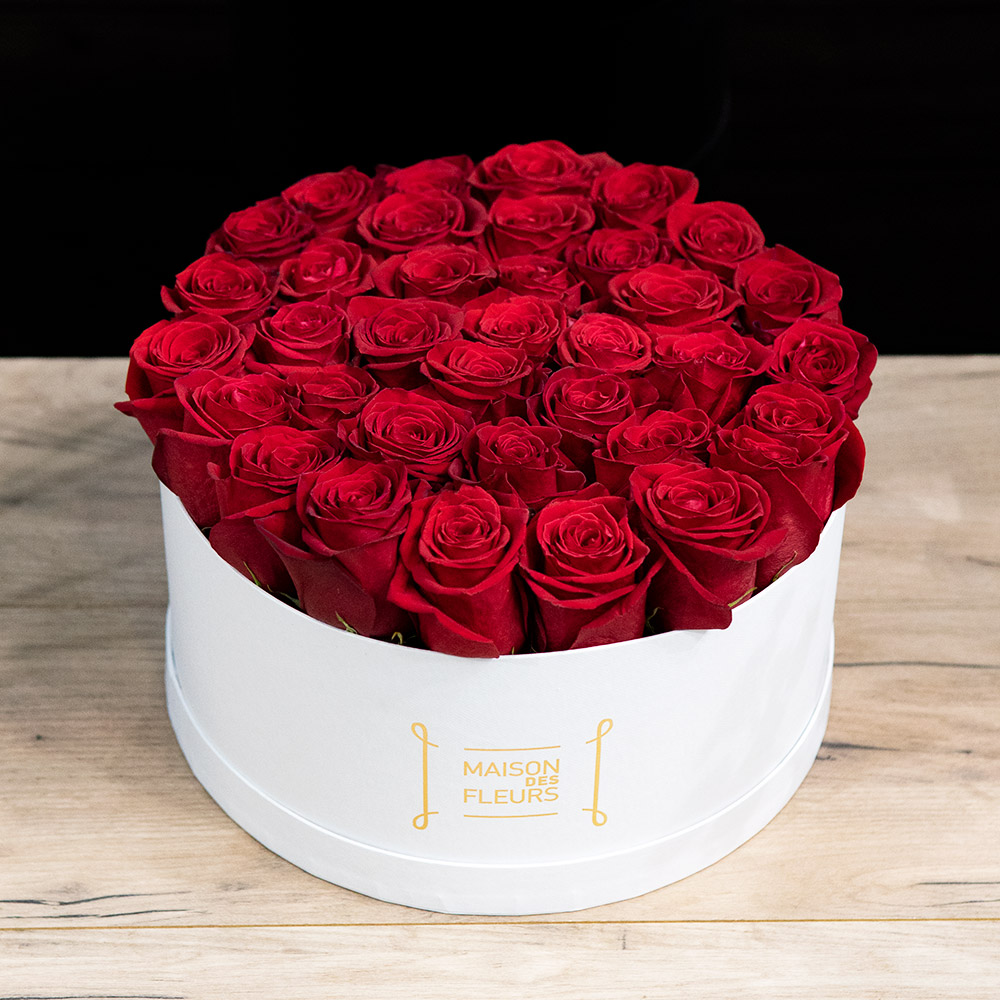 Big Red Roses Hat box White Open Top