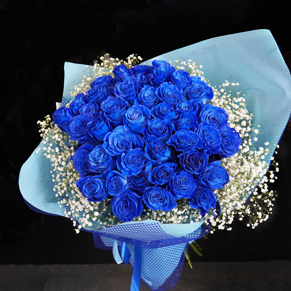 Μπλε έρωτας- Υπέροχο μπουκέτο με 40 μπλε τριαντάφυλλα.