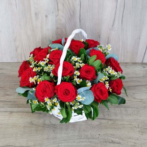 Λουλούδια Αγάπης - Συνθέσεις Λουλουδιών - Red Basket- Σύνθεση λουλουδιών 