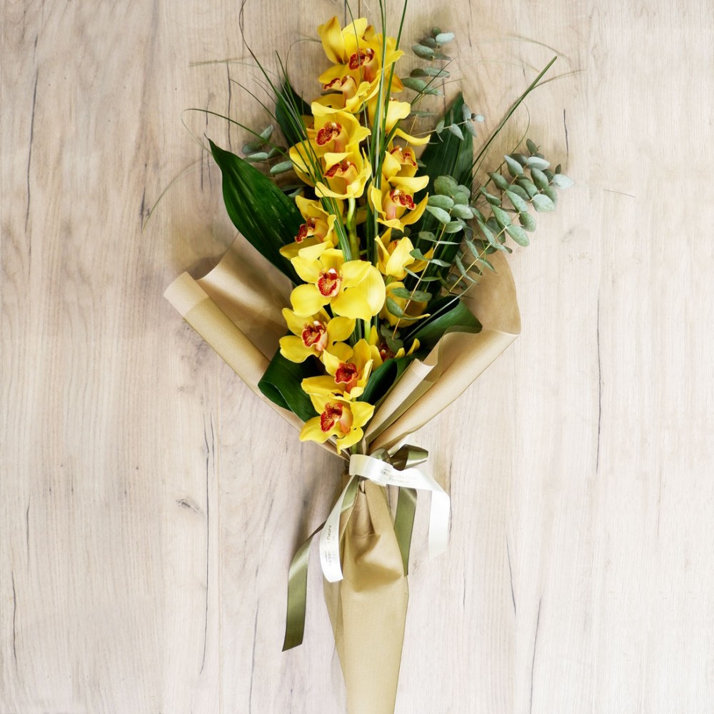 ΛΟΥΛΟΥΔΙΑ-Κίτρινη Ορχιδέα - 'Ενα κλωνάρι κίτρινη ορχιδέα σιμπίτιουμ με ποικιλία φυλλωμάτων & εντυπωσιακό αμπαλάζ!
