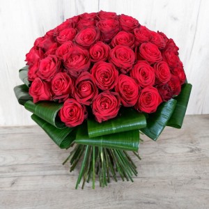 Erotas - A beautiful bouquet with 60 red roses