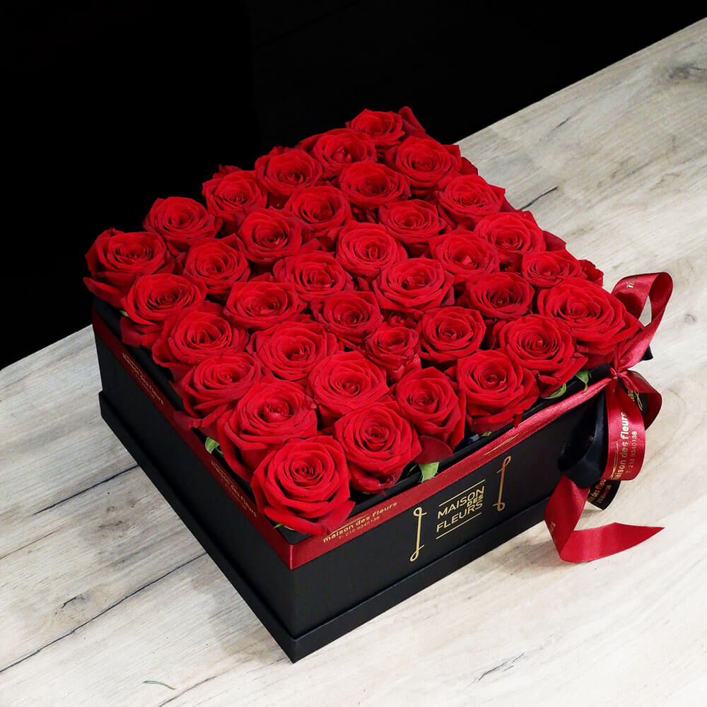 Red Roses Square Box