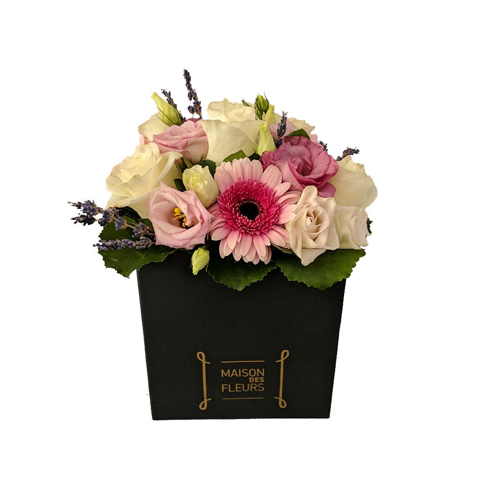 Shades of pink box - Flower arrengement in romantic style with pale colors, in a square decorative box!